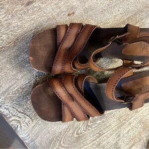 American Eagle wooden wedge sandals